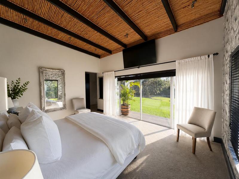 4 Bedroom Property for Sale in Wilderness Heights Western Cape